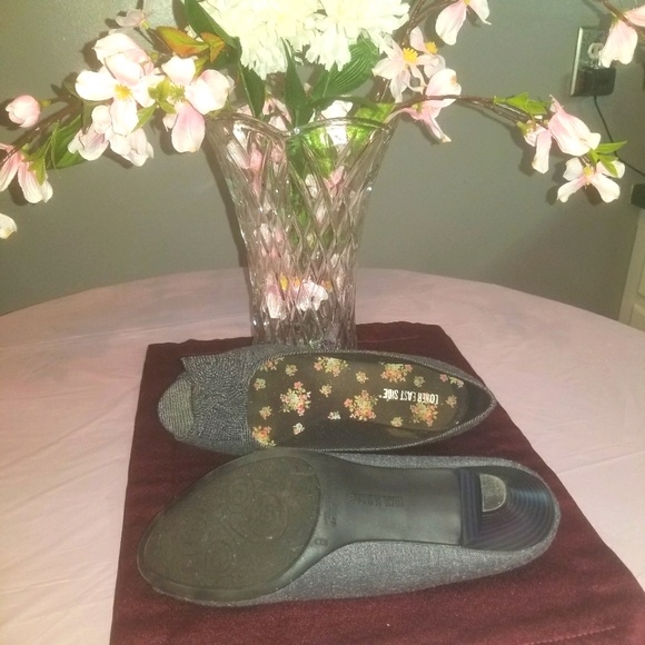 Shoes - Picture 2 of 3